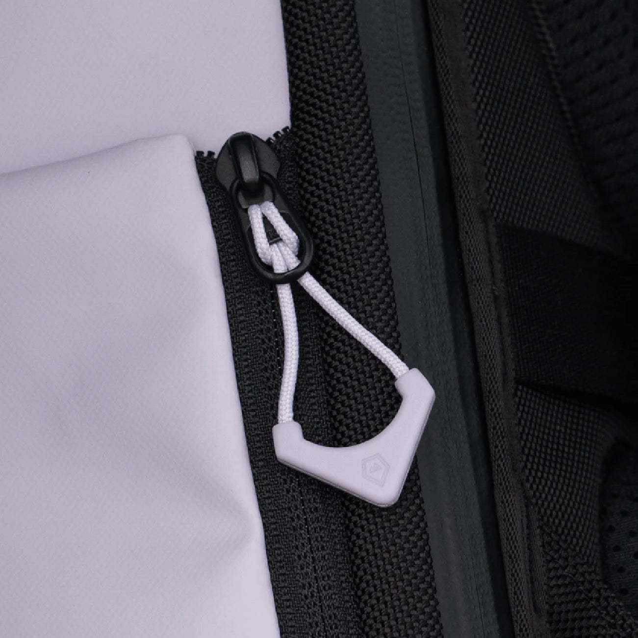S2_WNDRD_STANDARD_ZIPPER_PULLER_Uyuni_Purple_-100.jpg